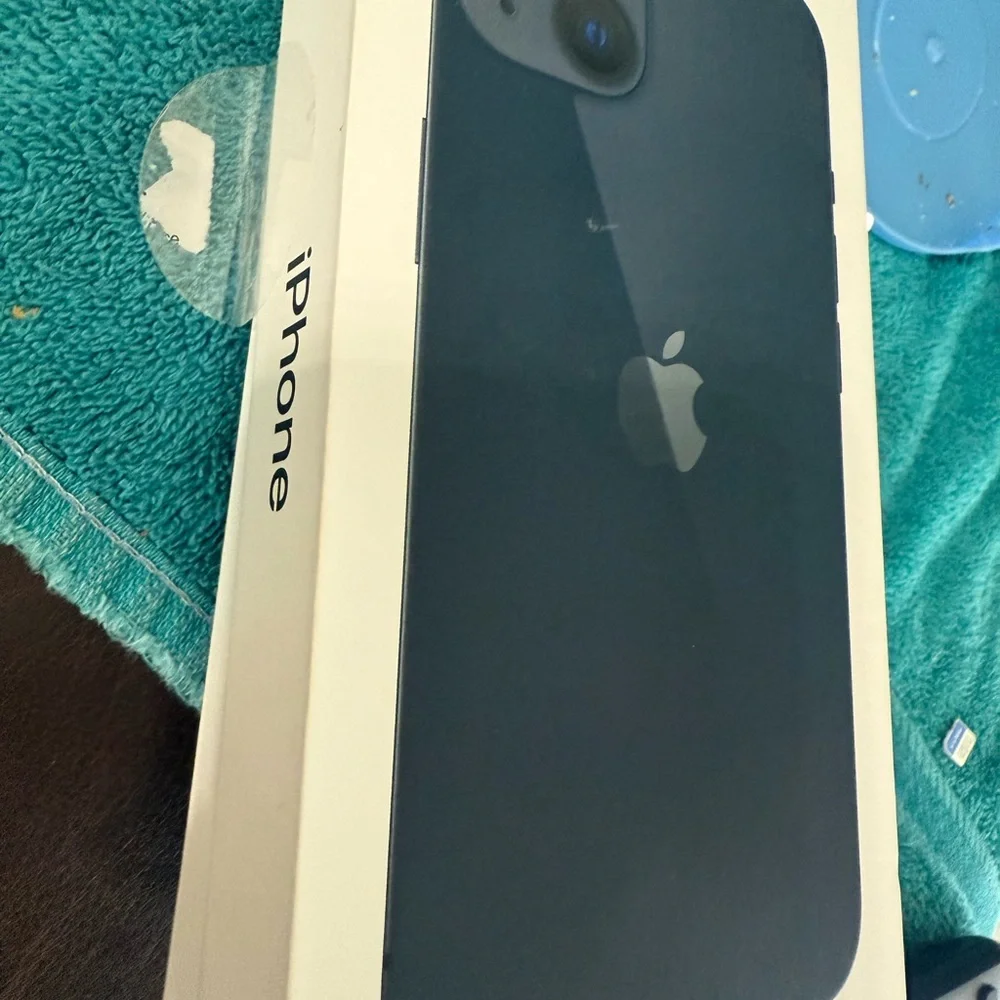 Apple iPhone 13 total wireless company